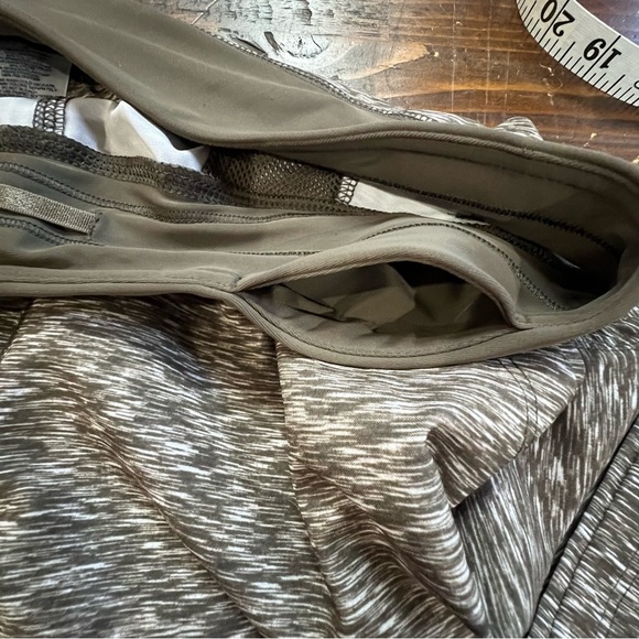 Lands End Active Yoga Pants Women M (10-12) Olive Tan Color Heather Pockets - Picture 11 of 12